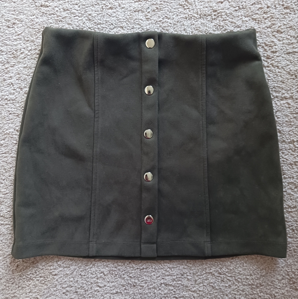 Olive Button-Front Skirthave mini skirt size small